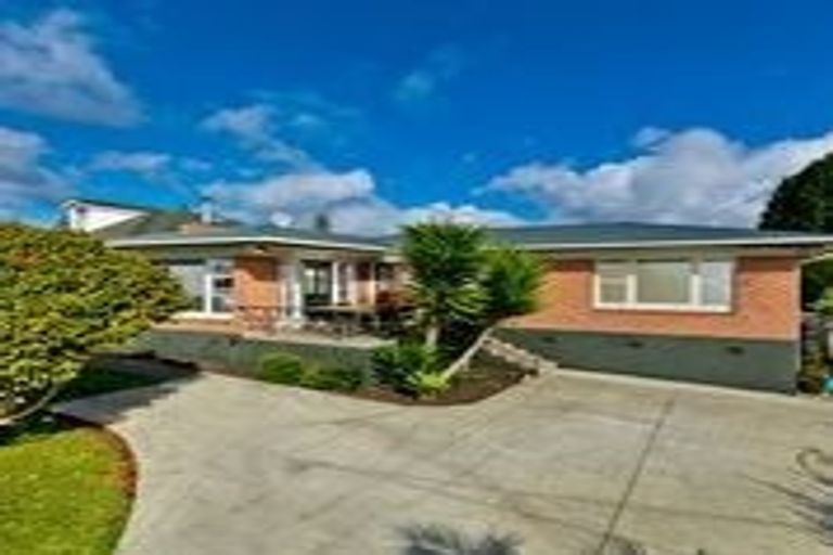 Photo of property in 53 Ranui Avenue, Ranui, Auckland, 0612