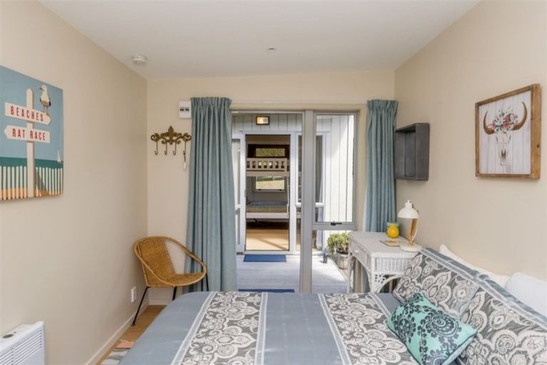 Photo of property in 37 Sarah Street, Waikawa Beach, Manakau, 5573