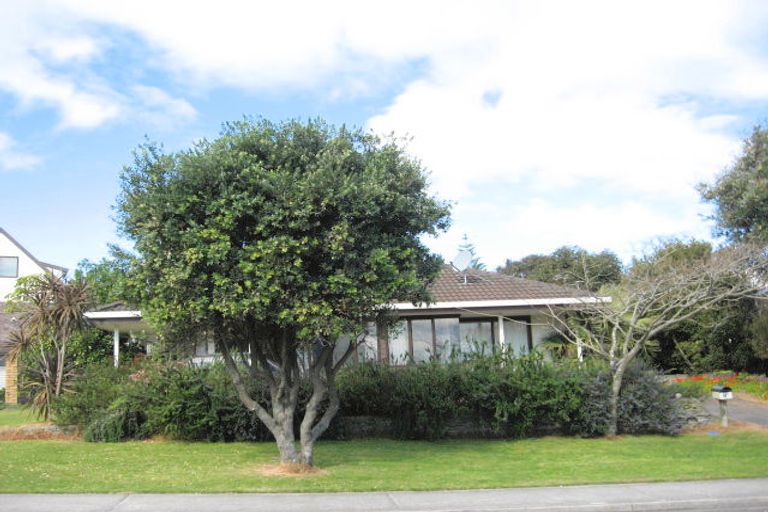 Photo of property in 4b Pacific View Road, Papamoa Beach, Papamoa, 3118