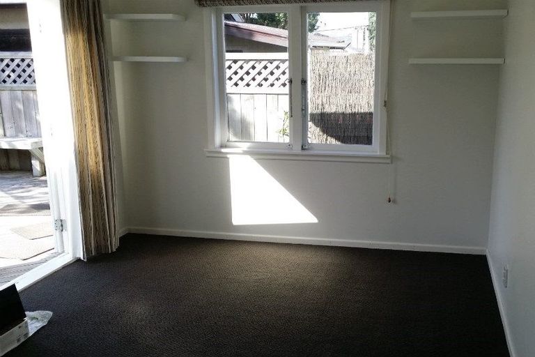 Photo of property in 25 Rua Street, Lyall Bay, Wellington, 6022