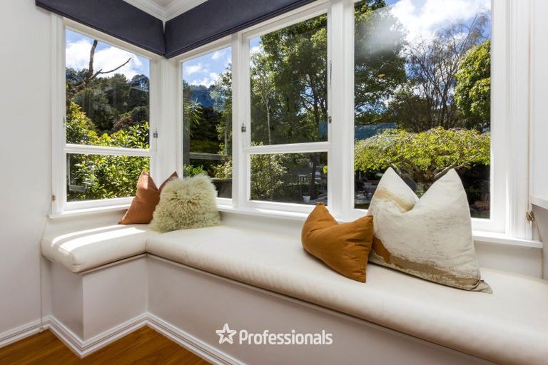 Photo of property in 6 Fendalton Crescent, Pinehaven, Upper Hutt, 5019