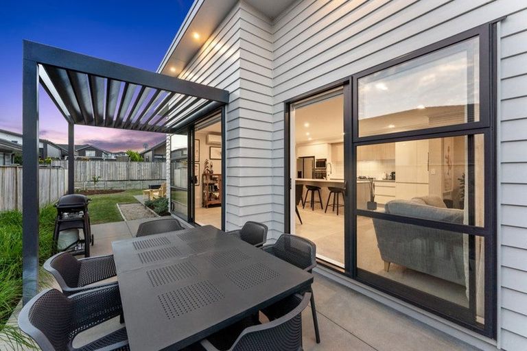 Photo of property in 7 Onekura Street, Red Beach, 0932