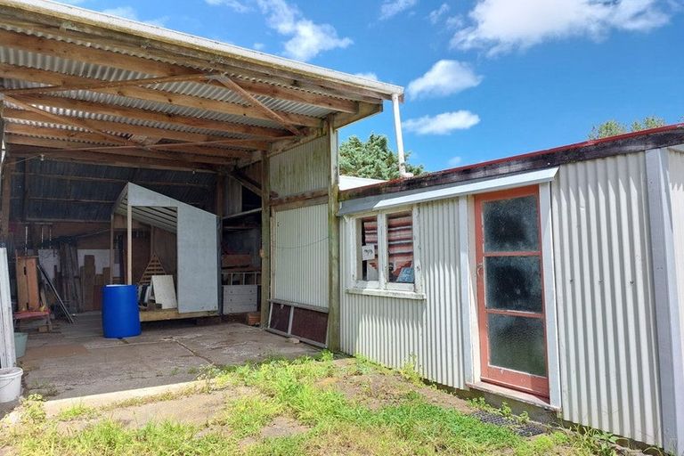Photo of property in 54 Whakapirau Road, Maungaturoto, 0583