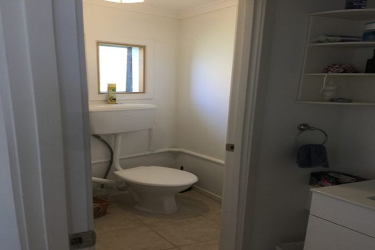 Photo of property in 57 Fairmount Road, Titirangi, Auckland, 0604