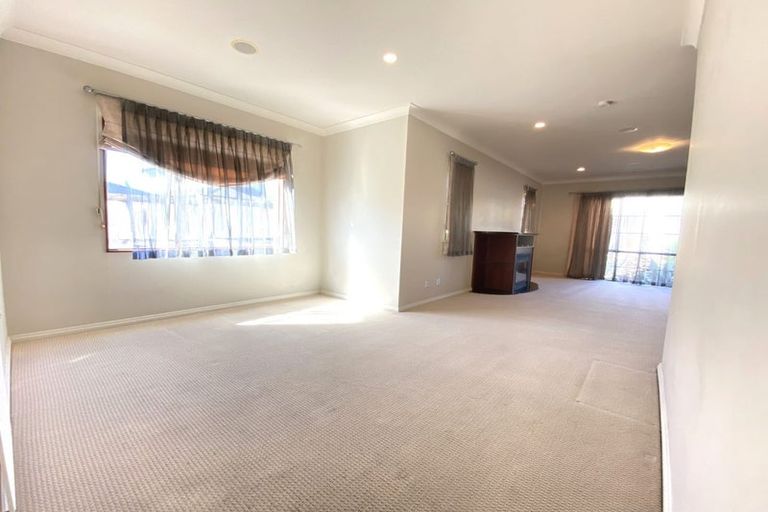Photo of property in 15 Kaseng Place, East Tamaki Heights, Auckland, 2016