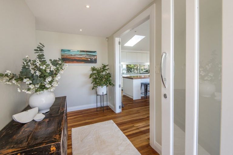 Photo of property in 120 Aberdeen Road, Campbells Bay, Auckland, 0620
