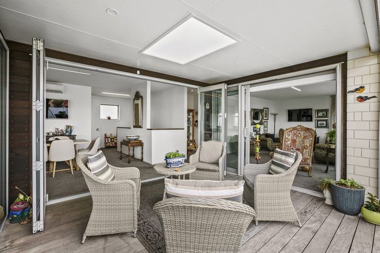 Photo of property in 21 Hine Street, New Plymouth, 4310