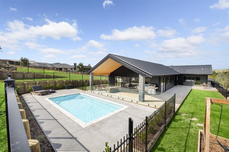 Photo of property in 114 Solan Drive, Waimauku, 0812