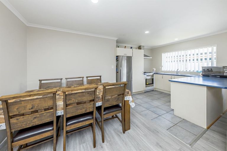 Photo of property in 12d Princess Street, Takanini, 2112