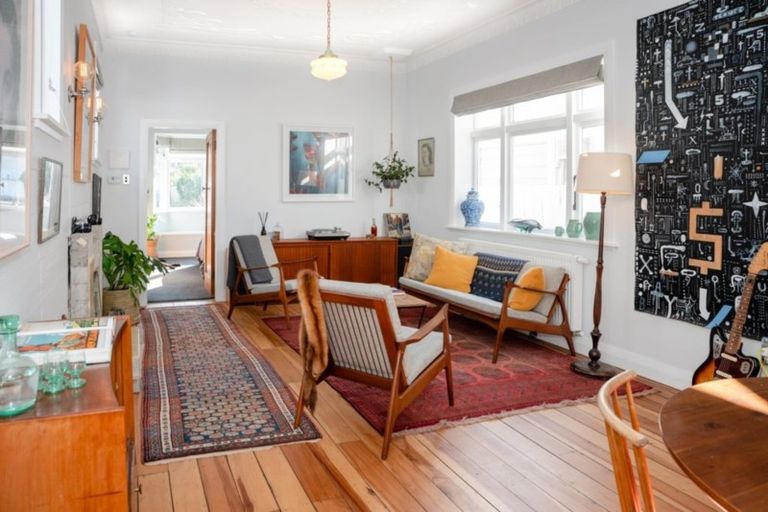 Photo of property in 187 Onepu Road, Lyall Bay, Wellington, 6022