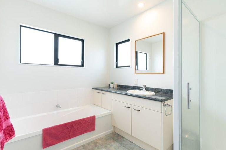 Photo of property in 4 Waverton Terrace, Churton Park, Wellington, 6037