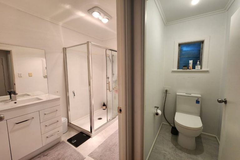 Photo of property in 18a Parrs Cross Road, Henderson, Auckland, 0612