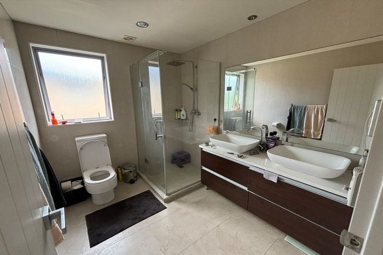 Photo of property in 28 Bur Oak Terrace, Schnapper Rock, Auckland, 0632