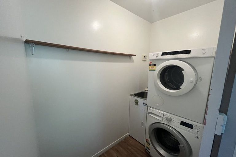 Photo of property in 70 Pembroke Road, Northland, Wellington, 6012