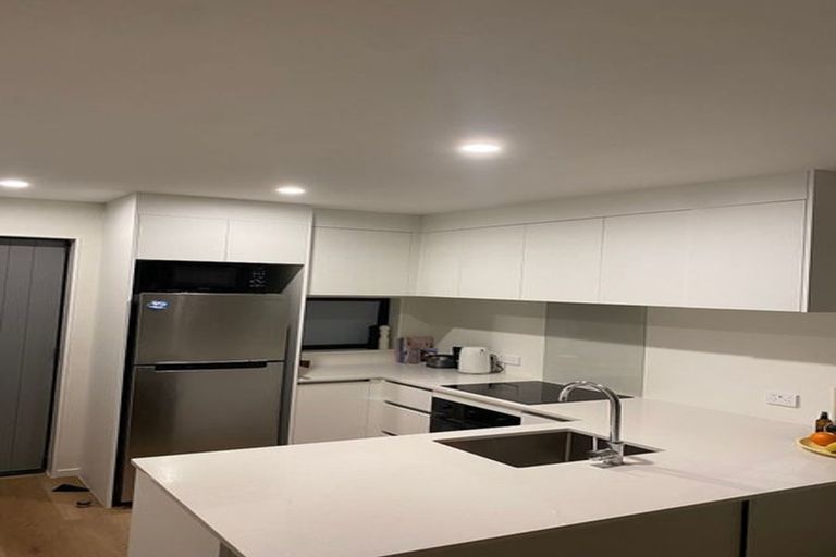 Photo of property in 22 Jabuka Street, Glen Eden, Auckland, 0602