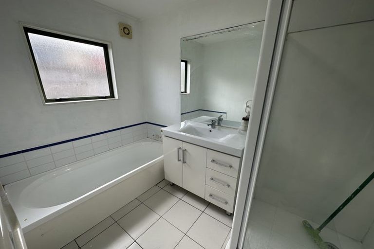 Photo of property in 1/154 Rathgar Road, Henderson, Auckland, 0610