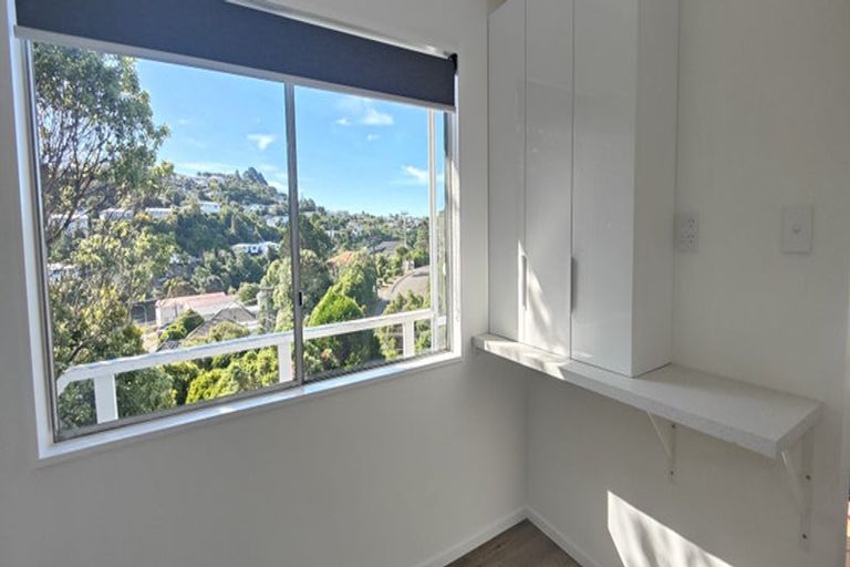 Photo of property in 4f2 Glanmire Road, Newlands, Wellington, 6037