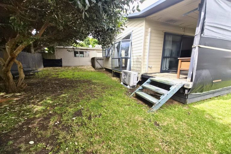 Photo of property in 344 Roscommon Road, Clendon Park, Auckland, 2103