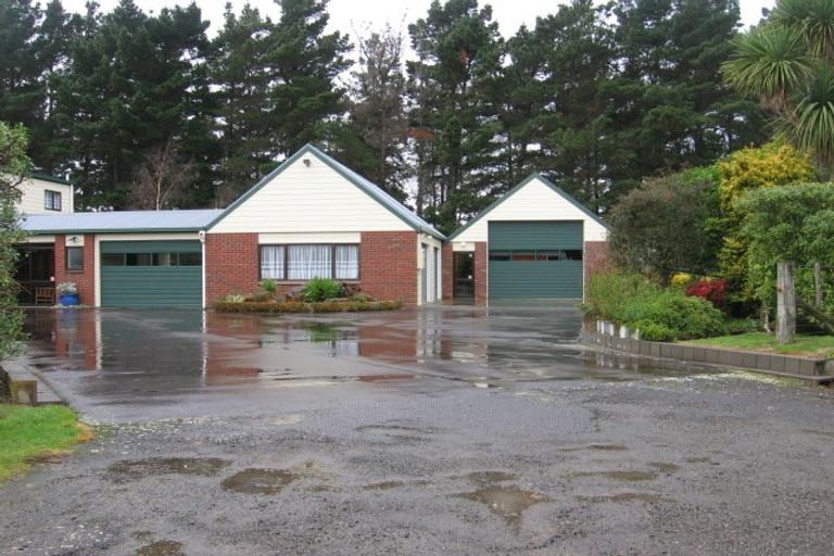 Photo of property in 32 James Line, Kelvin Grove, Palmerston North, 4414