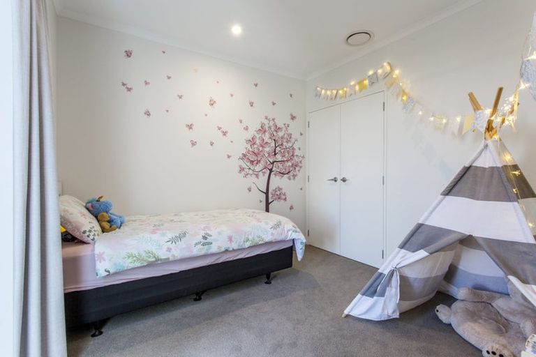 Photo of property in 18 Onekiritea Road, Hobsonville, Auckland, 0616