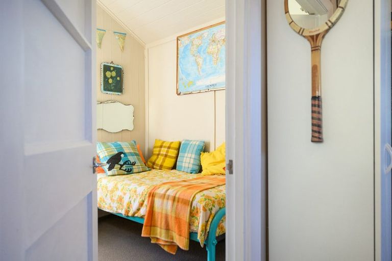 Photo of property in 15 Hall Place, Foxton Beach, Foxton, 4815