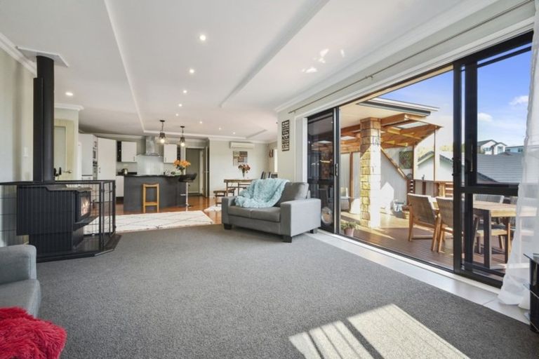 Photo of property in 9 Northvale Place, Pukekohe, 2120