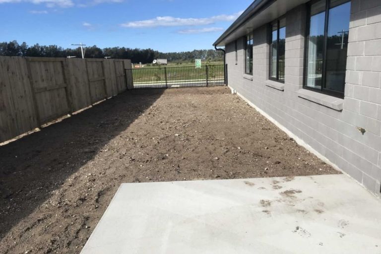 Photo of property in 4 Komata Crescent, Papamoa Beach, Papamoa, 3118