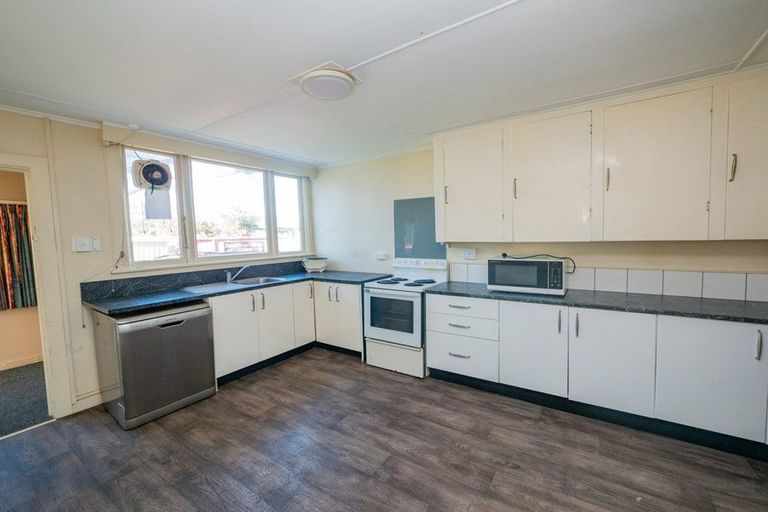 Photo of property in 145 Macandrew Road, South Dunedin, Dunedin, 9012
