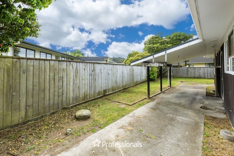 Photo of property in 33 Larchmont Grove, Totara Park, Upper Hutt, 5018
