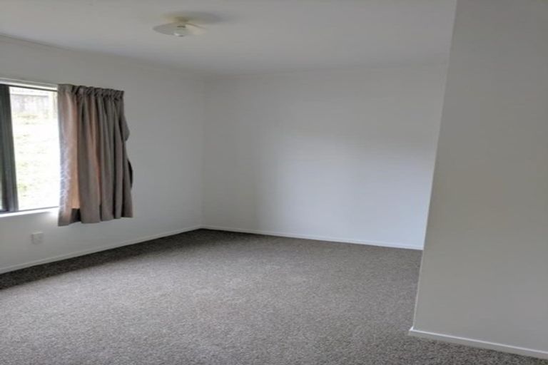 Photo of property in 11 Randal Place, Bayview, Auckland, 0629
