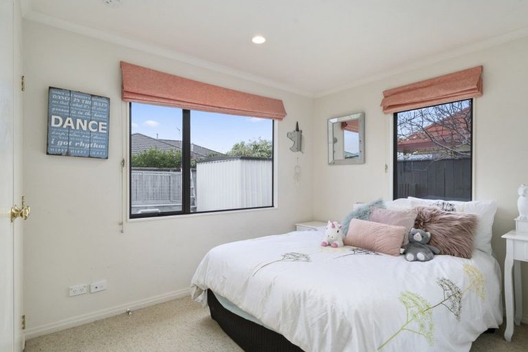 Photo of property in 144 Guildford Drive, Paraparaumu Beach, Paraparaumu, 5032