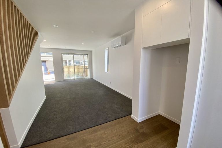 Photo of property in 30u2 Pirie Street, Mount Victoria, Wellington, 6011