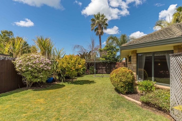 Photo of property in 64 Longford Park Drive, Takanini, 2112