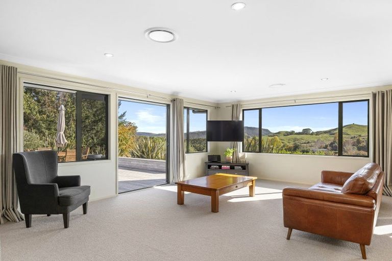 Photo of property in 11 Dalmore Way, Acacia Bay, Taupo, 3385