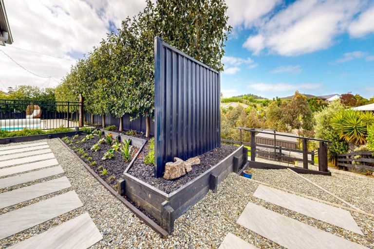 Photo of property in 12 Calderwood Close, Waiuku, 2123