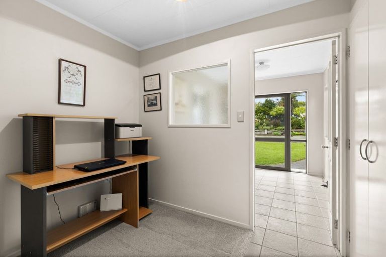 Photo of property in 4 Padfield Place, Havelock North, 4130