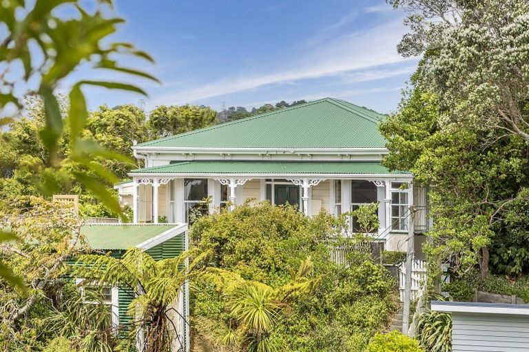 Photo of property in 29 Crieff Street, Northland, Wellington, 6012