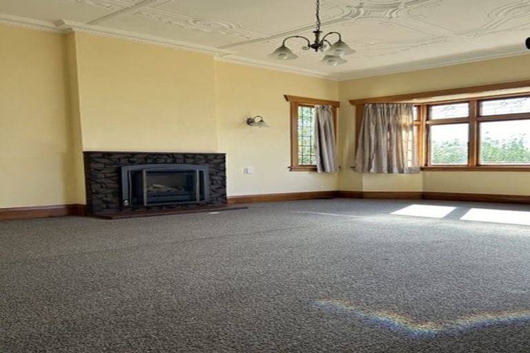 Photo of property in 100 Mortimer Terrace, Brooklyn, Wellington, 6021