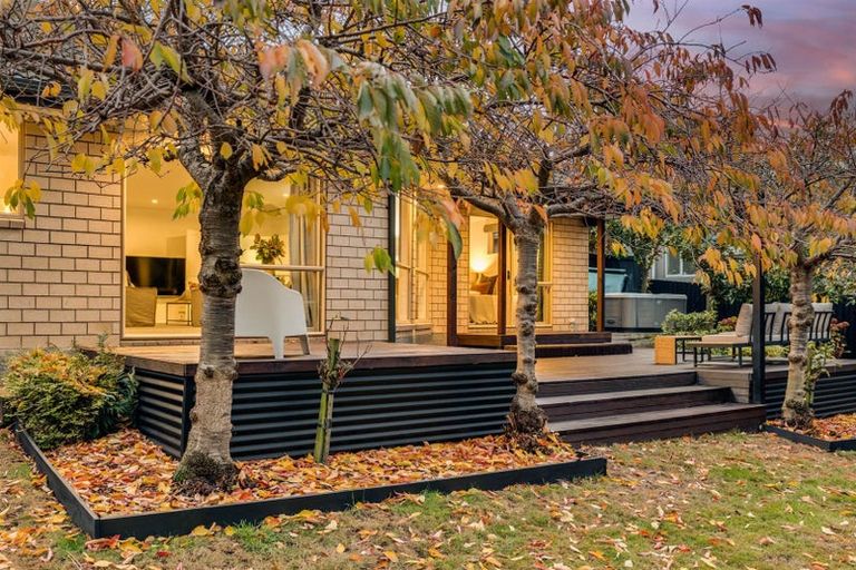 Photo of property in 11 Gilders Grove, Heathcote Valley, Christchurch, 8022