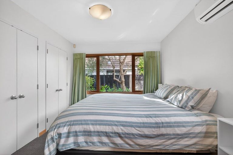 Photo of property in 2/130 Muritai Road, Eastbourne, Lower Hutt, 5013