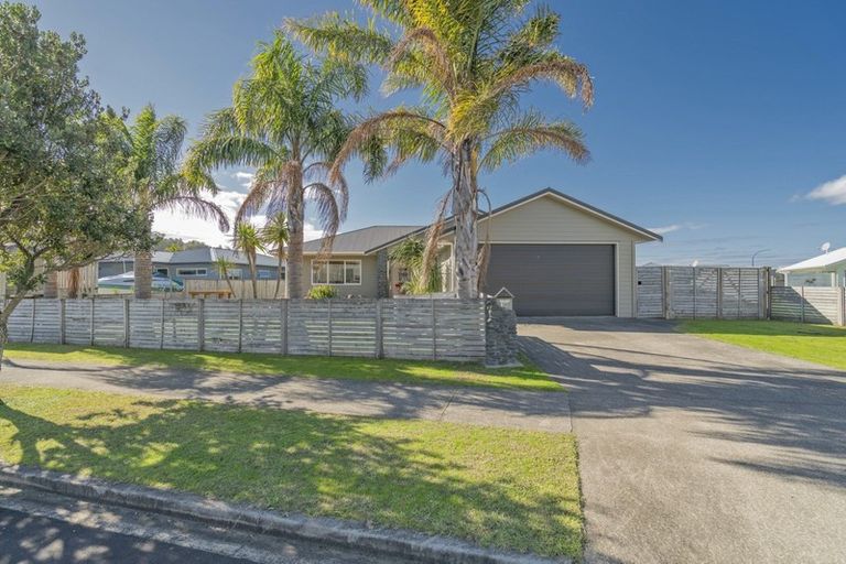 Photo of property in 14 Captain Wood Avenue, Whitianga, 3510