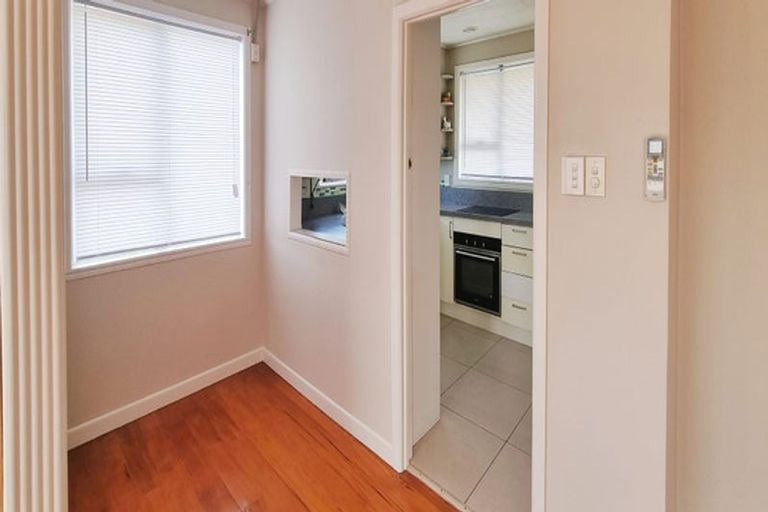 Photo of property in 8 Keeling Road, Henderson, Auckland, 0612