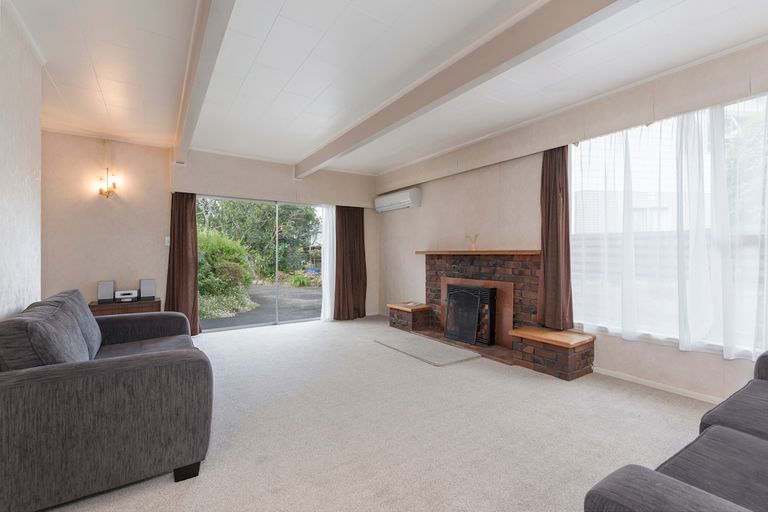 Photo of property in 48 Rehia Road, Massey, Auckland, 0614