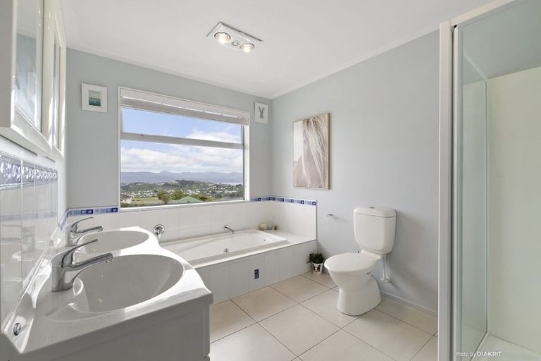 Photo of property in 3 Hislop Way, Johnsonville, Wellington, 6037