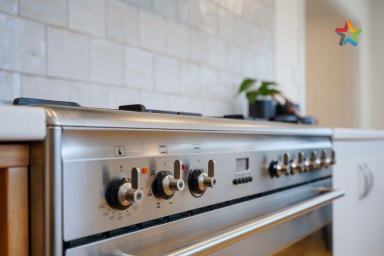 Photo of property in 21 Dumbarton Place, Strathern, Invercargill, 9812