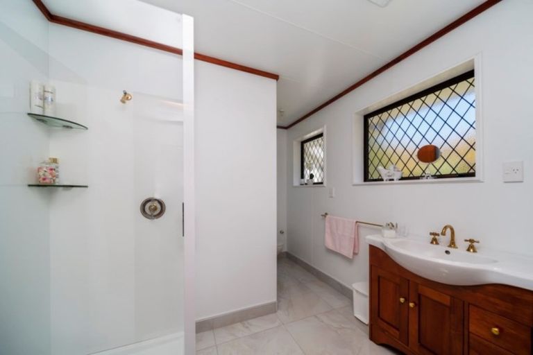 Photo of property in 311 Opunake Road, Cardiff, Stratford, 4391