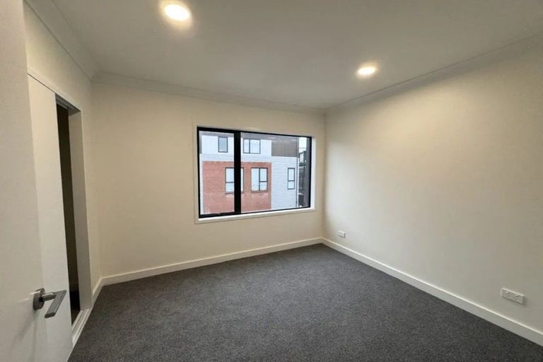 Photo of property in 31 Parkwood Avenue, Westgate, Auckland, 0614