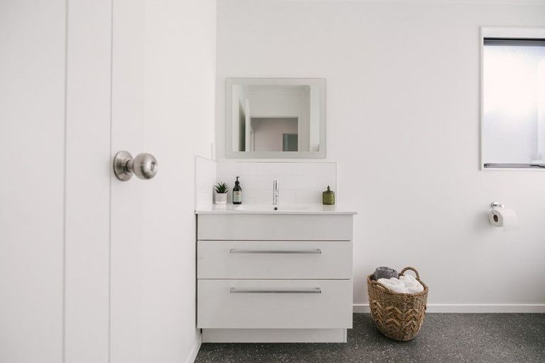 Photo of property in 1 Annandale Avenue, Takaro, Palmerston North, 4410