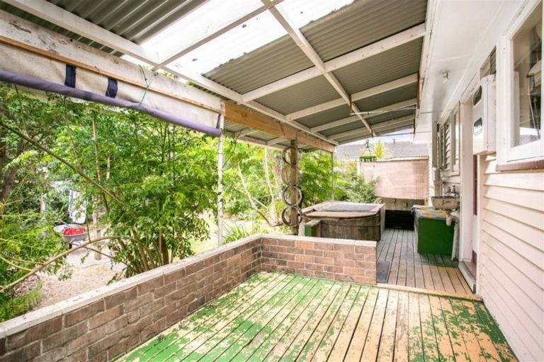 Photo of property in 11 Rowan Terrace, Te Atatu South, Auckland, 0610