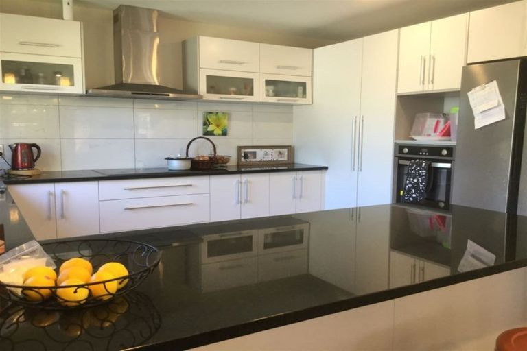 Photo of property in 103b Roberts Road, Te Atatu South, Auckland, 0610